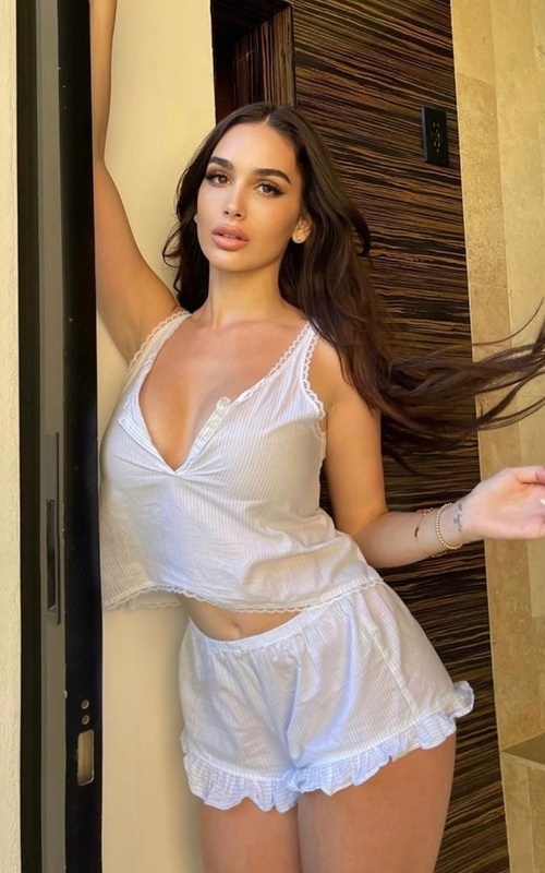 Experience Passion and Elegance with Summer Fox 2 Mis Fotos