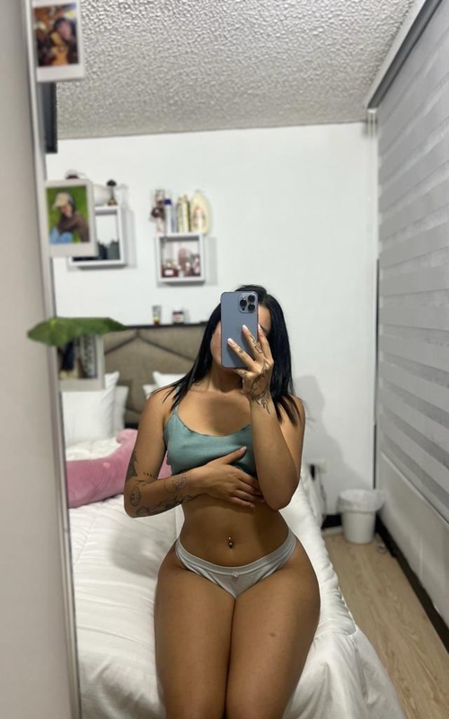 Experience Unforgettable Moments with Lola Rose by Your Side