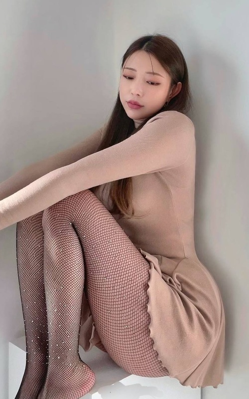 Experience Unforgettable Moments with Willow Noir Escort